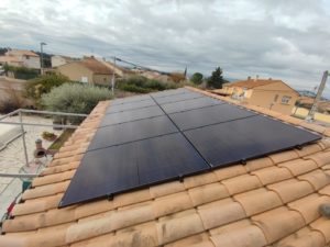 Dix panneaux photovoltaïques