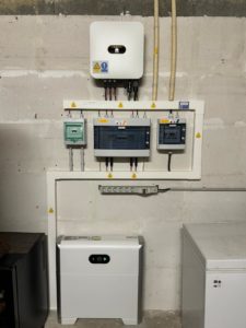 Coffret électrique et batterie de stockage photovoltaique