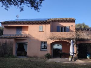 Vingt panneaux photovoltaiques